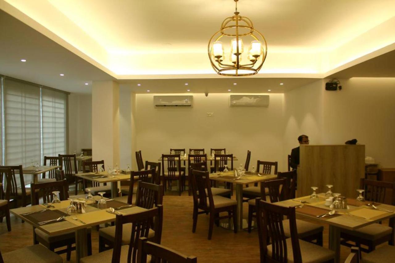 Hotel Priyo Nibash Stylish Residential Dhaka Exterior foto