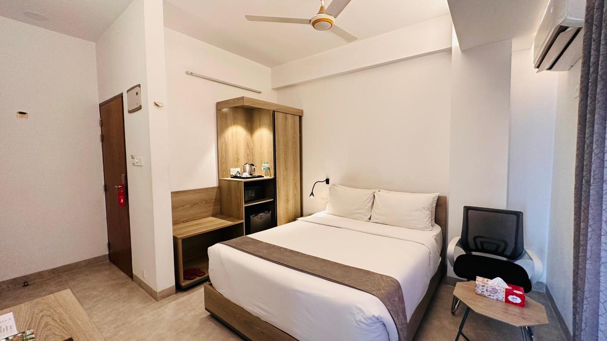 Hotel Priyo Nibash Stylish Residential Dhaka Exterior foto